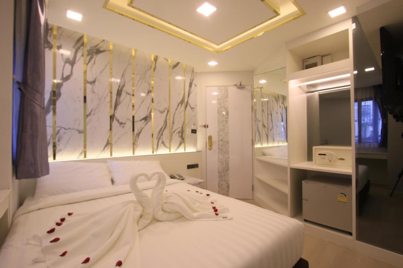 Pratunam Atrium Hotel Bangkok Exteriör bild