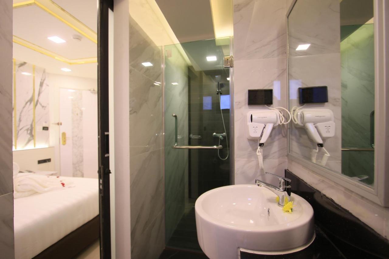 Pratunam Atrium Hotel Bangkok Exteriör bild